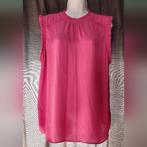 LOFT mixed media shell keyhole back - Picture 1 of 2